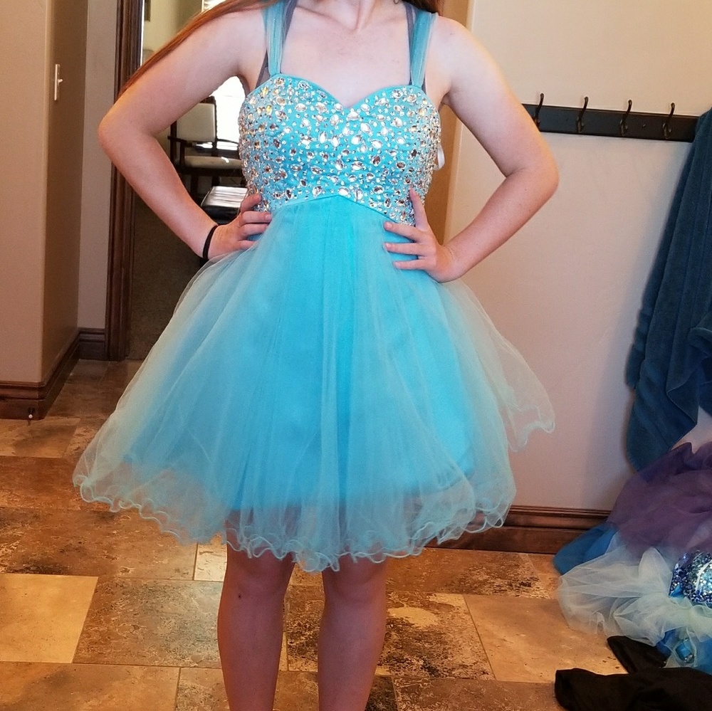 Formal/semiformal dress